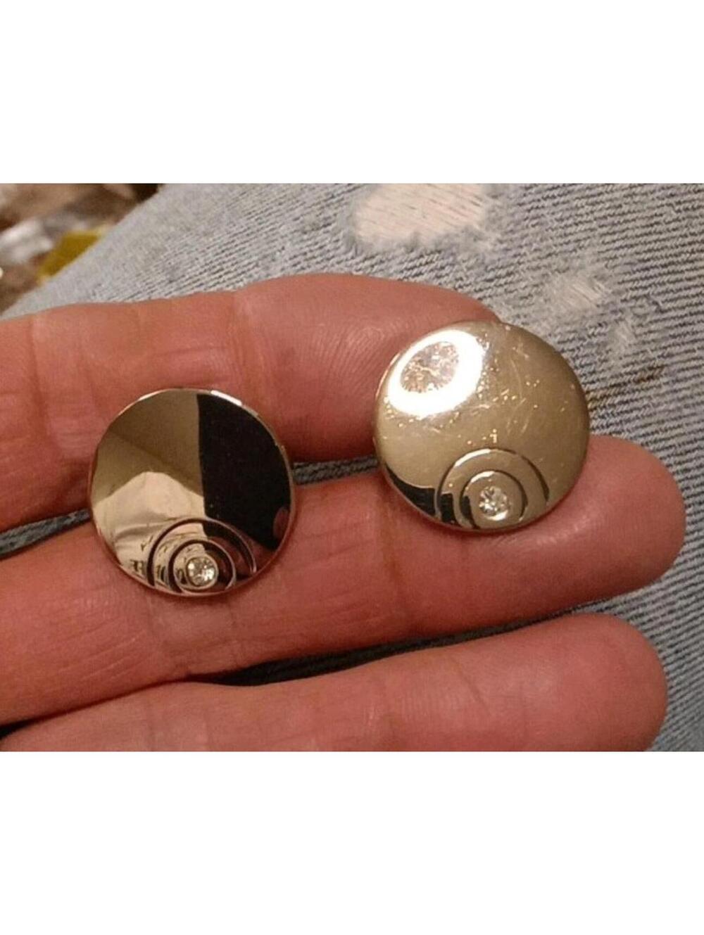 Gold-tone Swank Brand vVntage Cufflinks. With A Crystal In Each